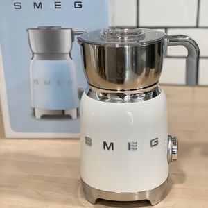 White Smeg Milk Frother